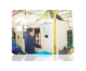 07：重慶CNC滾齒機